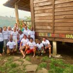Challenge Ruwenzori Mountain-Bike Solidario foto de grupo en Kelele Lodge