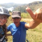 Challenge Ruwenzori Mountain-Bike Solidario selfie con el guía